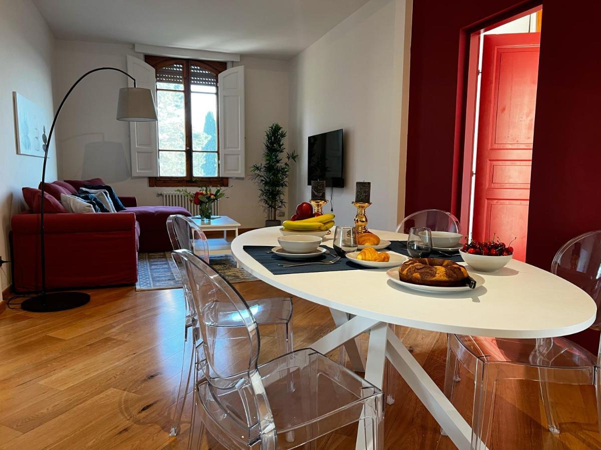 Chic Apt In Villa - Dolcevita Holiday フィレンツェ エクステリア 写真