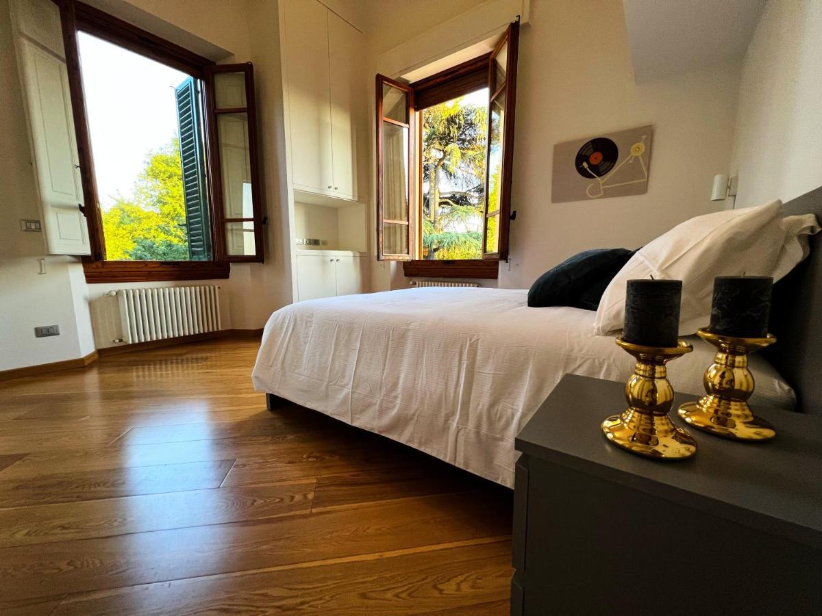 Chic Apt In Villa - Dolcevita Holiday フィレンツェ エクステリア 写真