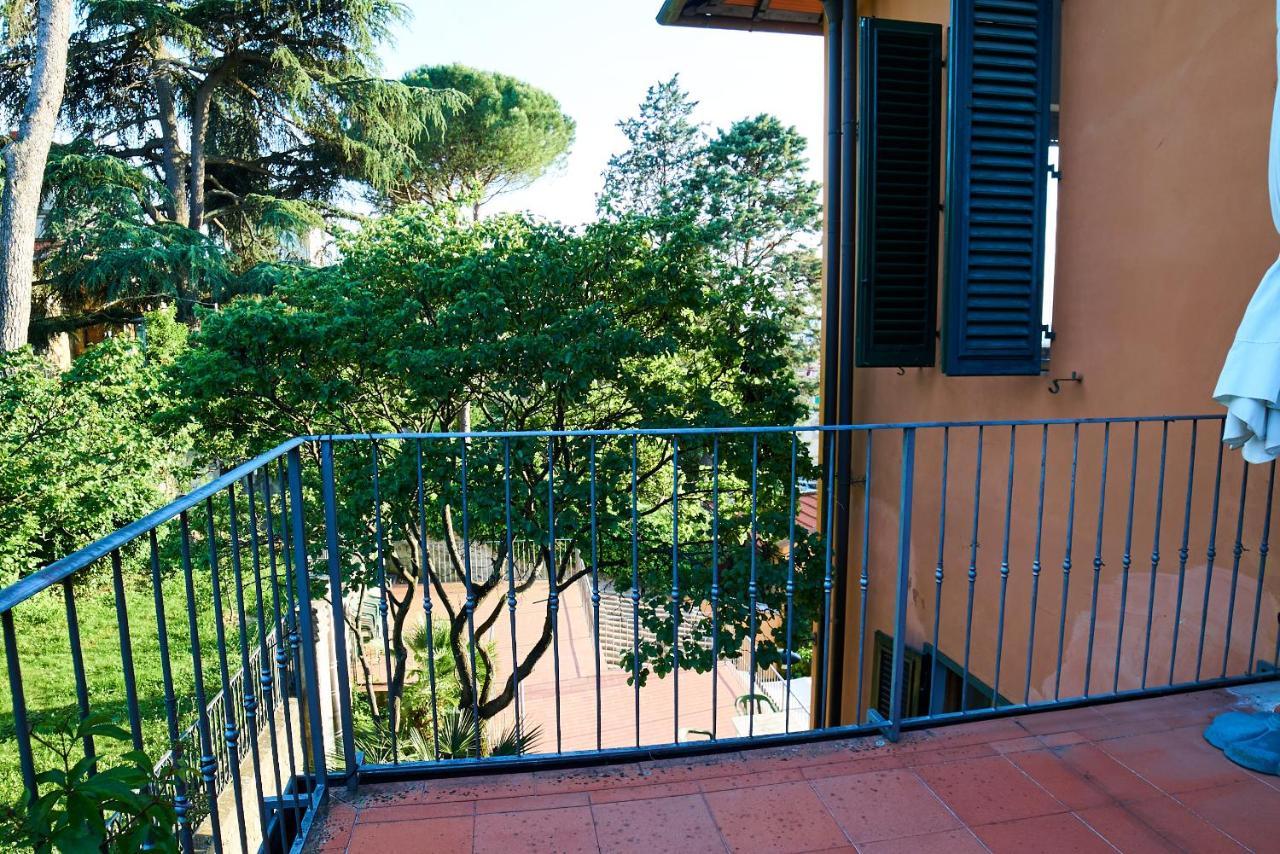 Chic Apt In Villa - Dolcevita Holiday フィレンツェ エクステリア 写真