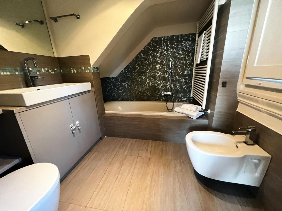 Chic Apt In Villa - Dolcevita Holiday フィレンツェ エクステリア 写真