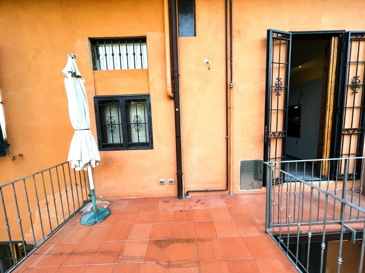 Chic Apt In Villa - Dolcevita Holiday フィレンツェ エクステリア 写真