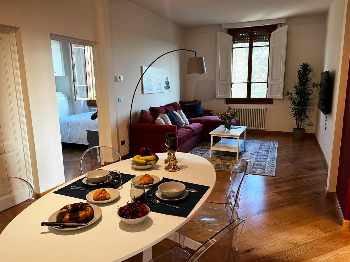 Chic Apt In Villa - Dolcevita Holiday フィレンツェ エクステリア 写真