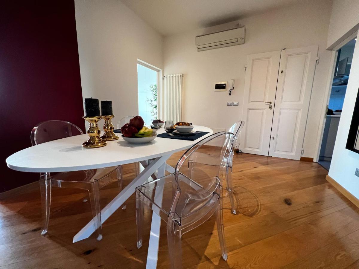 Chic Apt In Villa - Dolcevita Holiday フィレンツェ エクステリア 写真